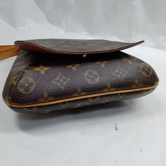 Louis Vuitton Musette Salsa Short Shoulder Bag - Picture 5 of 9